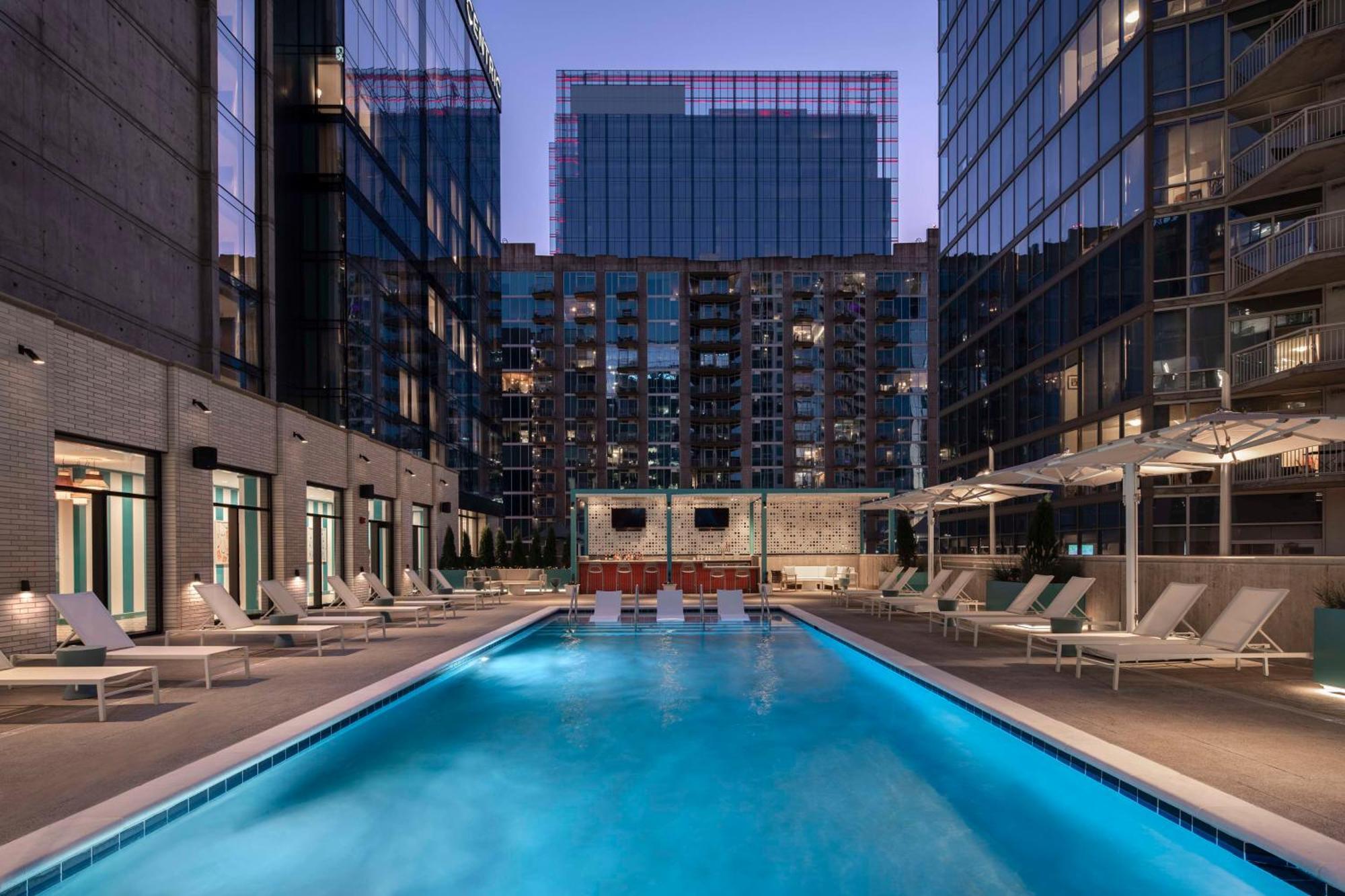 Hyatt Centric Downtown Nashville Exterior photo The pool at the Ritz-Carlton, Dallas